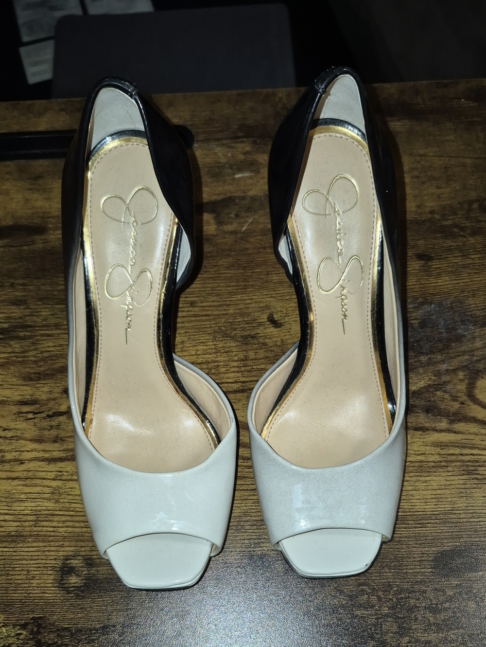 Jessica Simpson Two-Tone Open-Toe Pumps in Black and Cream 6M/36